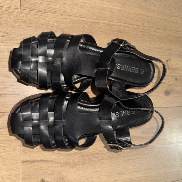 BERNESS Women's Black Platform Sandals - Picture 4 of 5